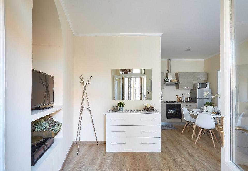 Beautiful Bohemian Apartment In Center Conditioned Air Комо Екстер'єр фото