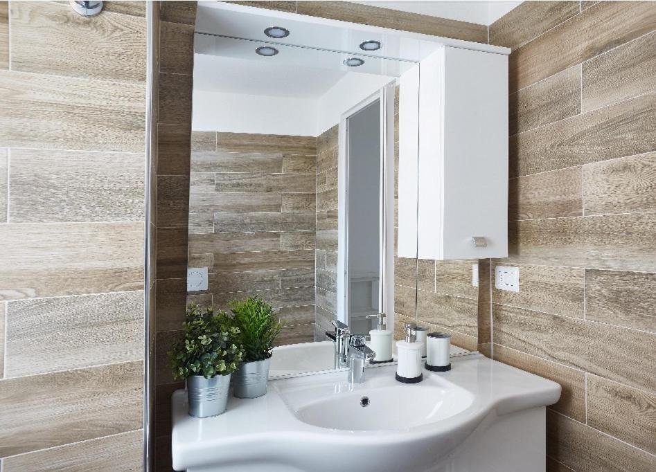 Beautiful Bohemian Apartment In Center Conditioned Air Комо Екстер'єр фото