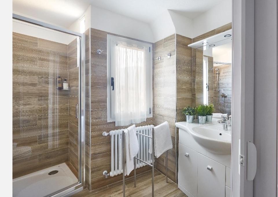 Beautiful Bohemian Apartment In Center Conditioned Air Комо Екстер'єр фото